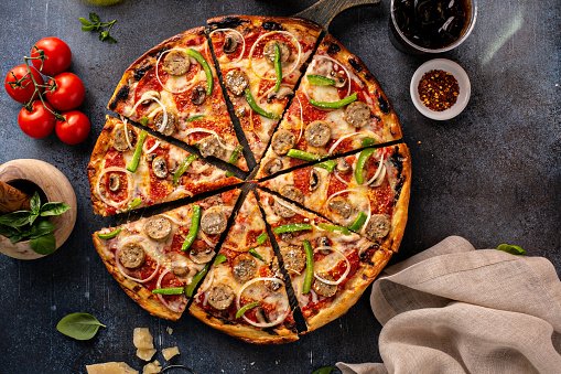 Sausage and vegetable pizza-veg pizza-pizzafellaz